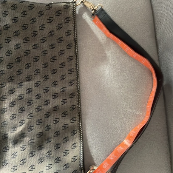 Dooney & Bourke Grey/ Black Large Shoulder Bag - Picture 15 of 16
